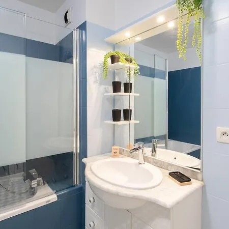 Appartement C16 - 2 Bdr Rue Antibes 4 Min Palais Festivals - Ac & Terrace à Cannes Extérieur photo